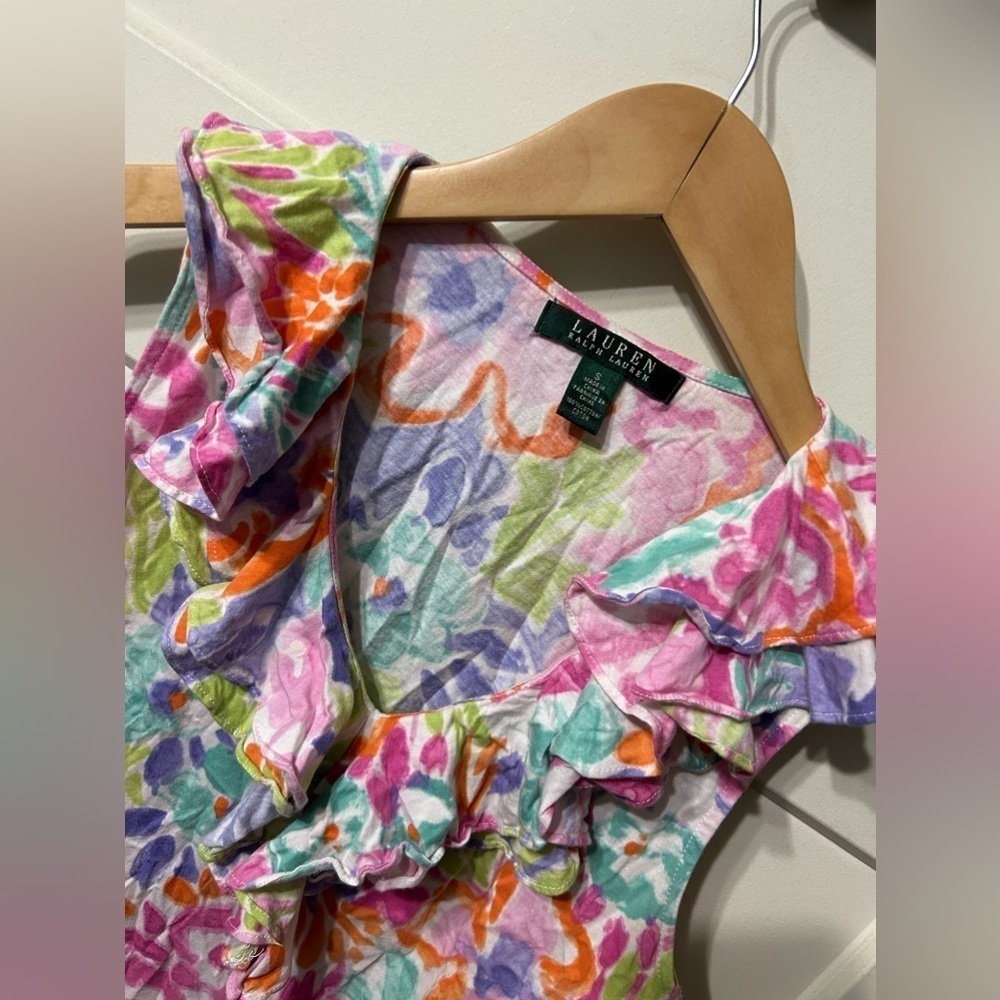 Lauren Ralph Lauren Floral Ruffle V Neck tank top Bright pastels - Picture 2 of 5
